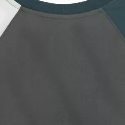 Star Wars: The Mandalorian Long Sleeve T-Shirt For Adults 8 Star Wars: The Mandalorian Long Sleeve T-Shirt For Adults -Lionel Promotional 5620048028438 2